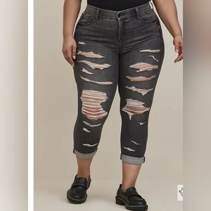 NWT Torrid cropped jeans
